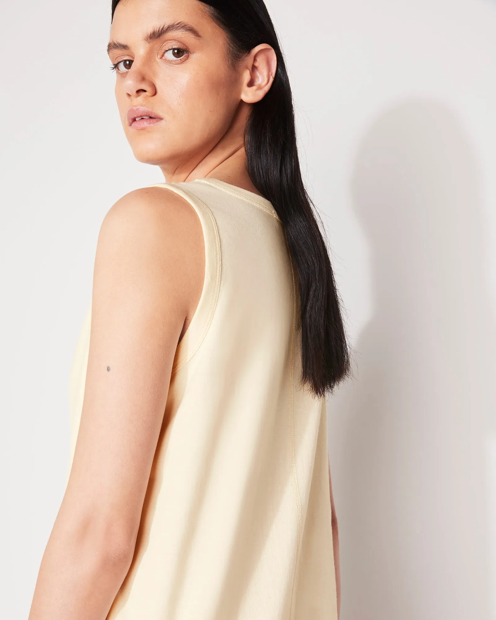 ESSENTIAL SCOOP TANK - BUTTER CREAM